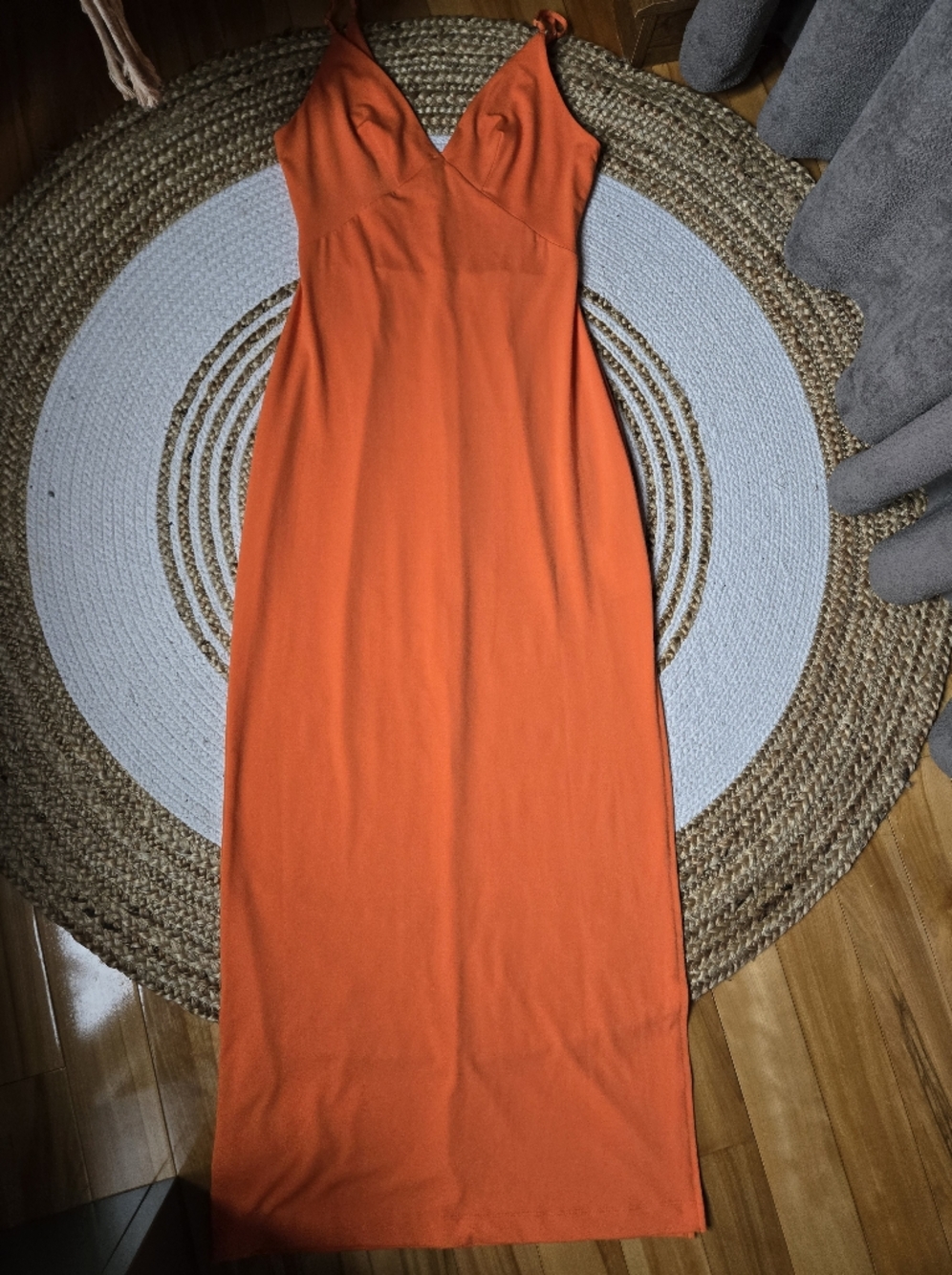 Guess Orange Bodycon V-Neck Tank Maxi Dress with Thin Straps & Slit Summer Chic
